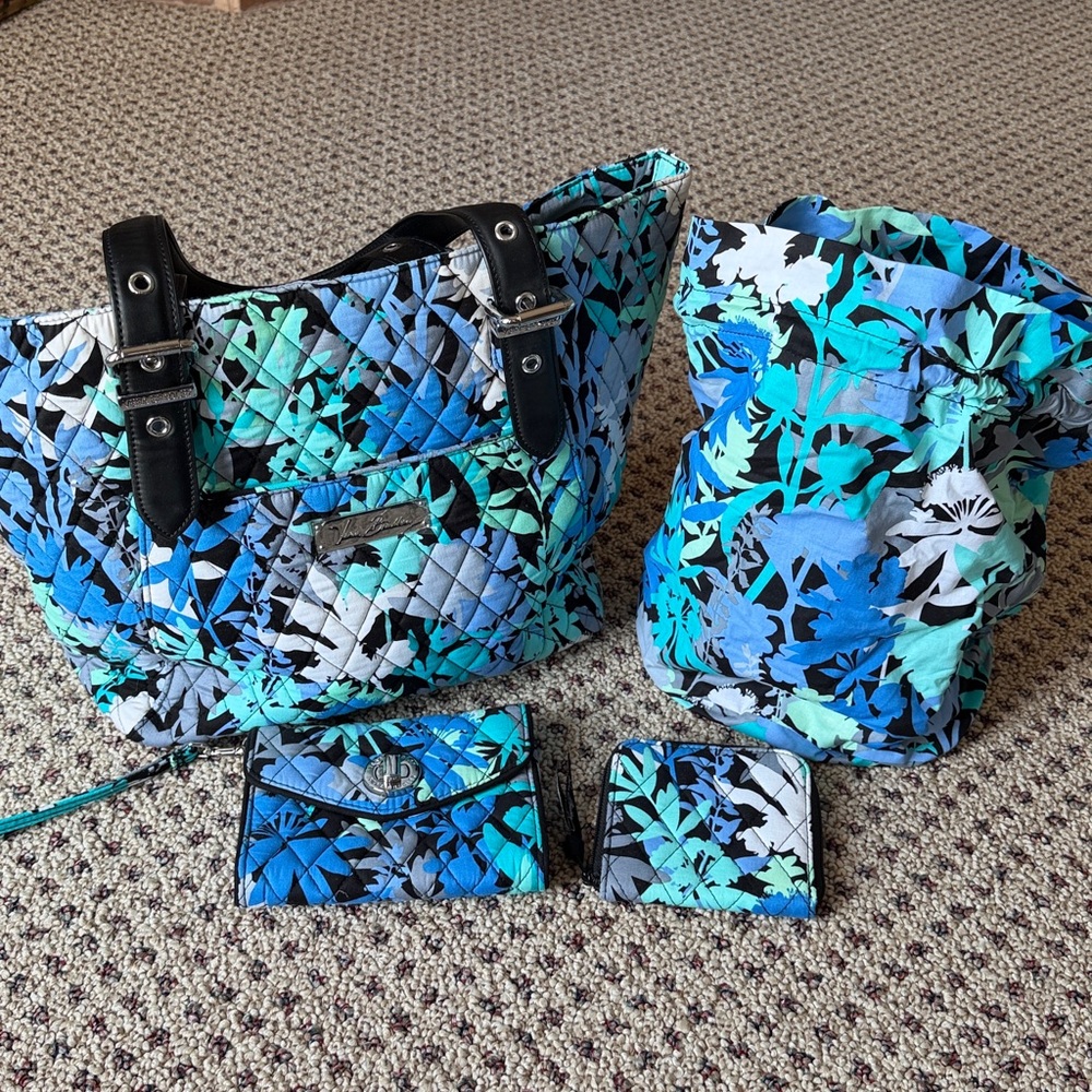 NWOT Vera Bradley 4 Piece “Camofloral” Set
